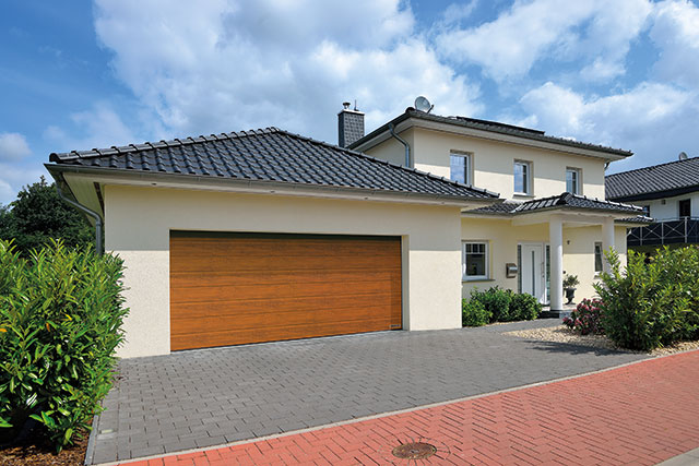 Hörmann RenoMatic M-bordás szekcionált garázskapu Decocolor felület